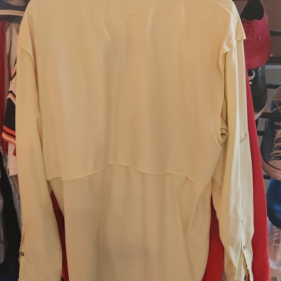 Mens Magellan button down size medium color is yellow and in great shape. - Picture 4 of 4